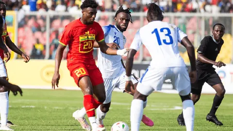 王上源半场精彩回顾：黄牌停赛，失误与滑倒同现